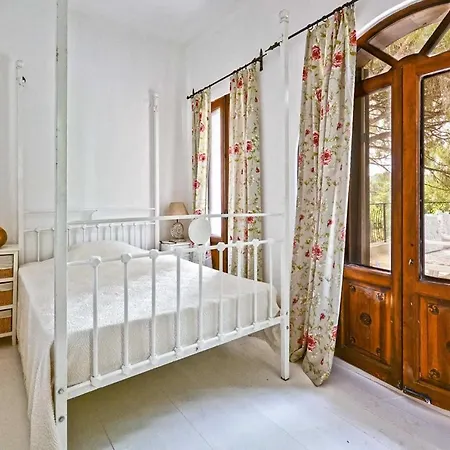 Luca بودروم